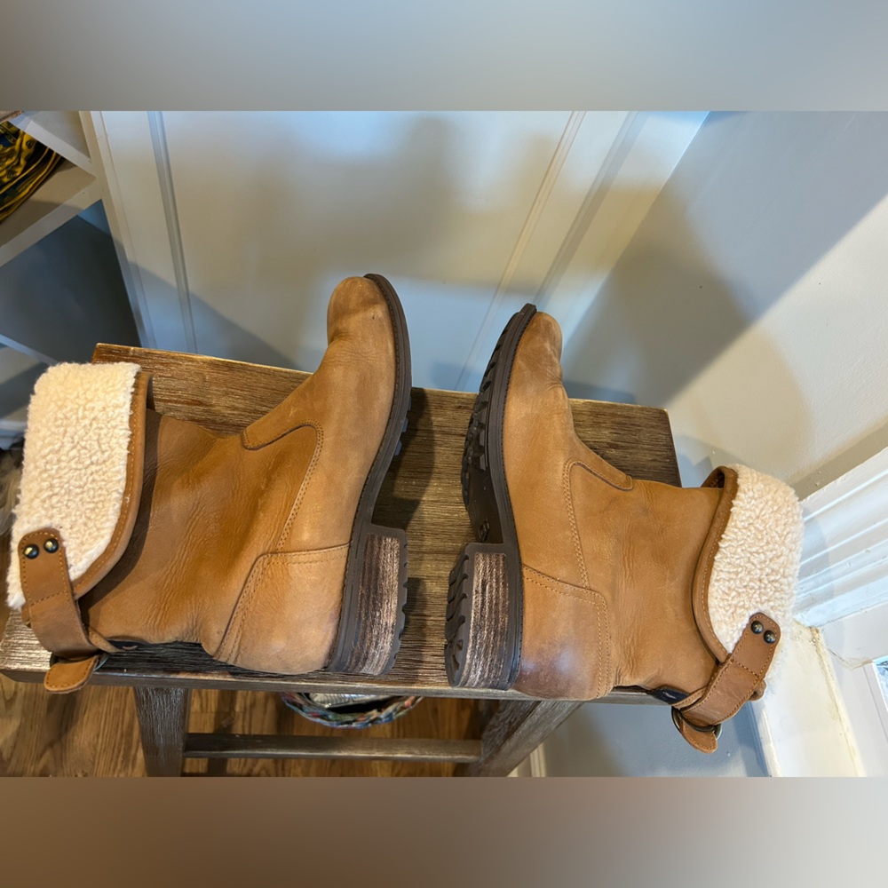 UGG Aldon boot - Picture 7 of 12